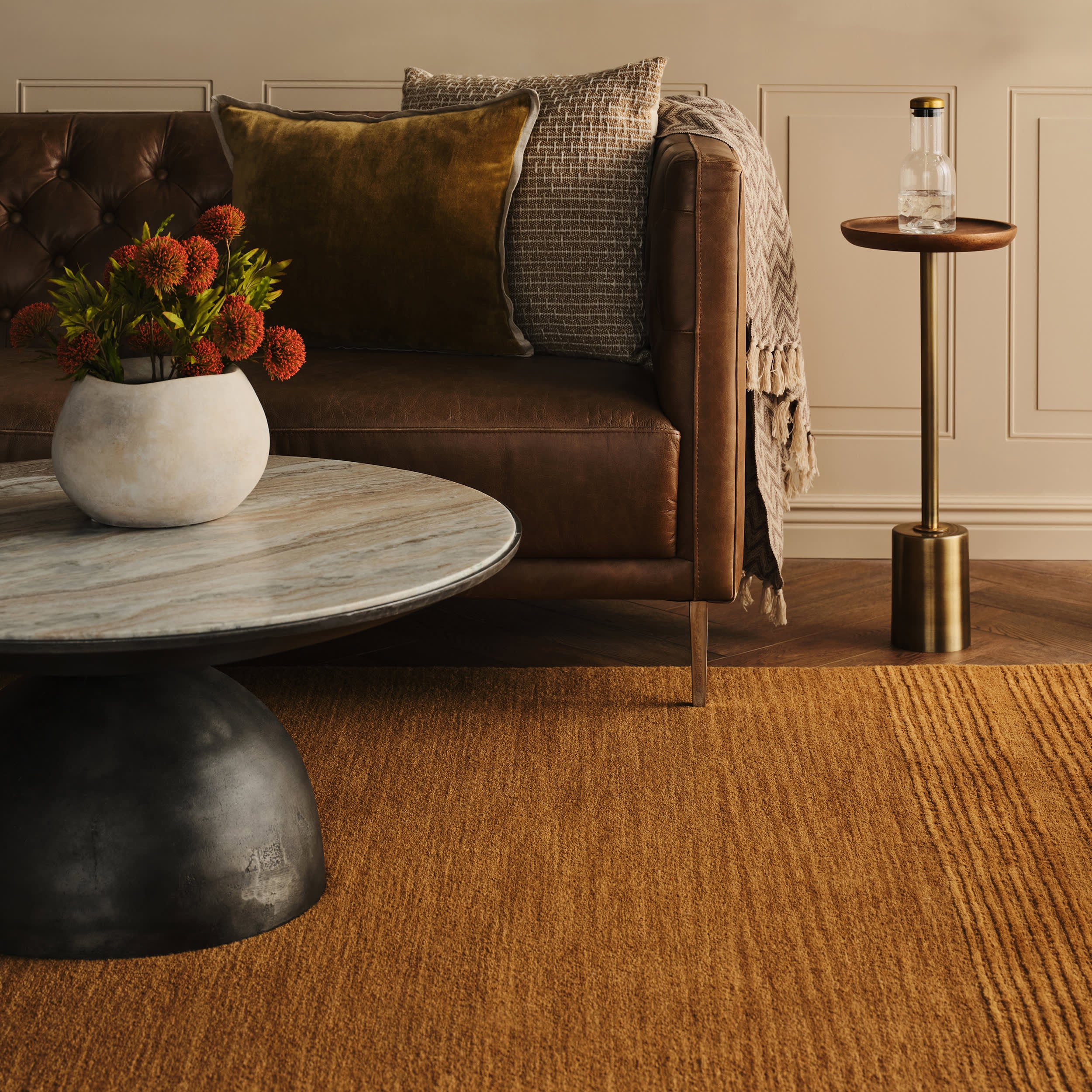 Cotina Modern Bordered Handmade Wool Rug | Amber - Image 3