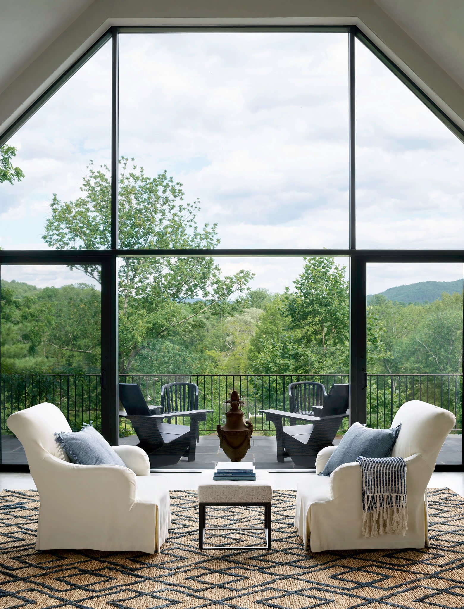 Marco Jute Soumak Handwoven Rug | Navy - Image 3