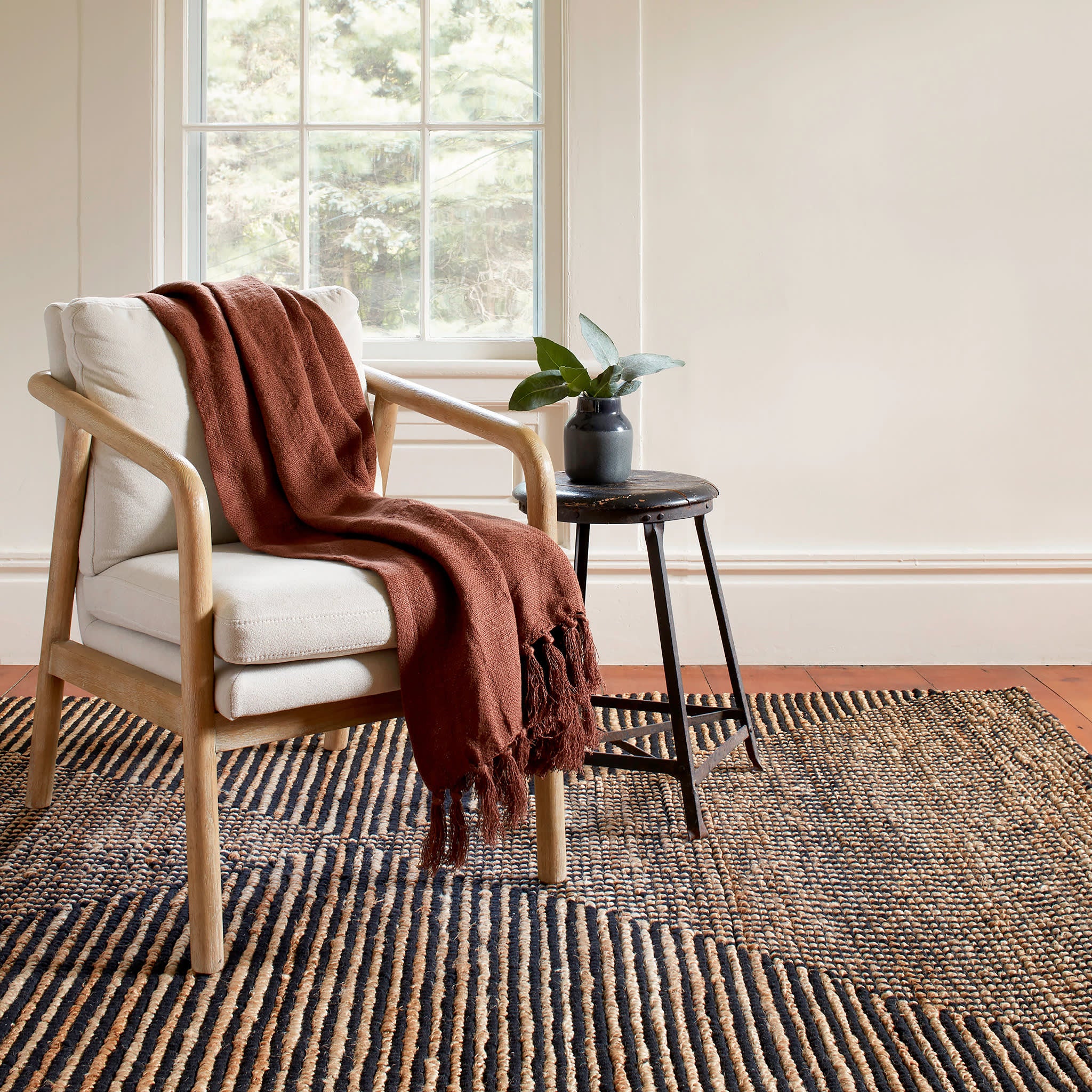 Kelan Handwoven Jute Rug | Black - Image 3