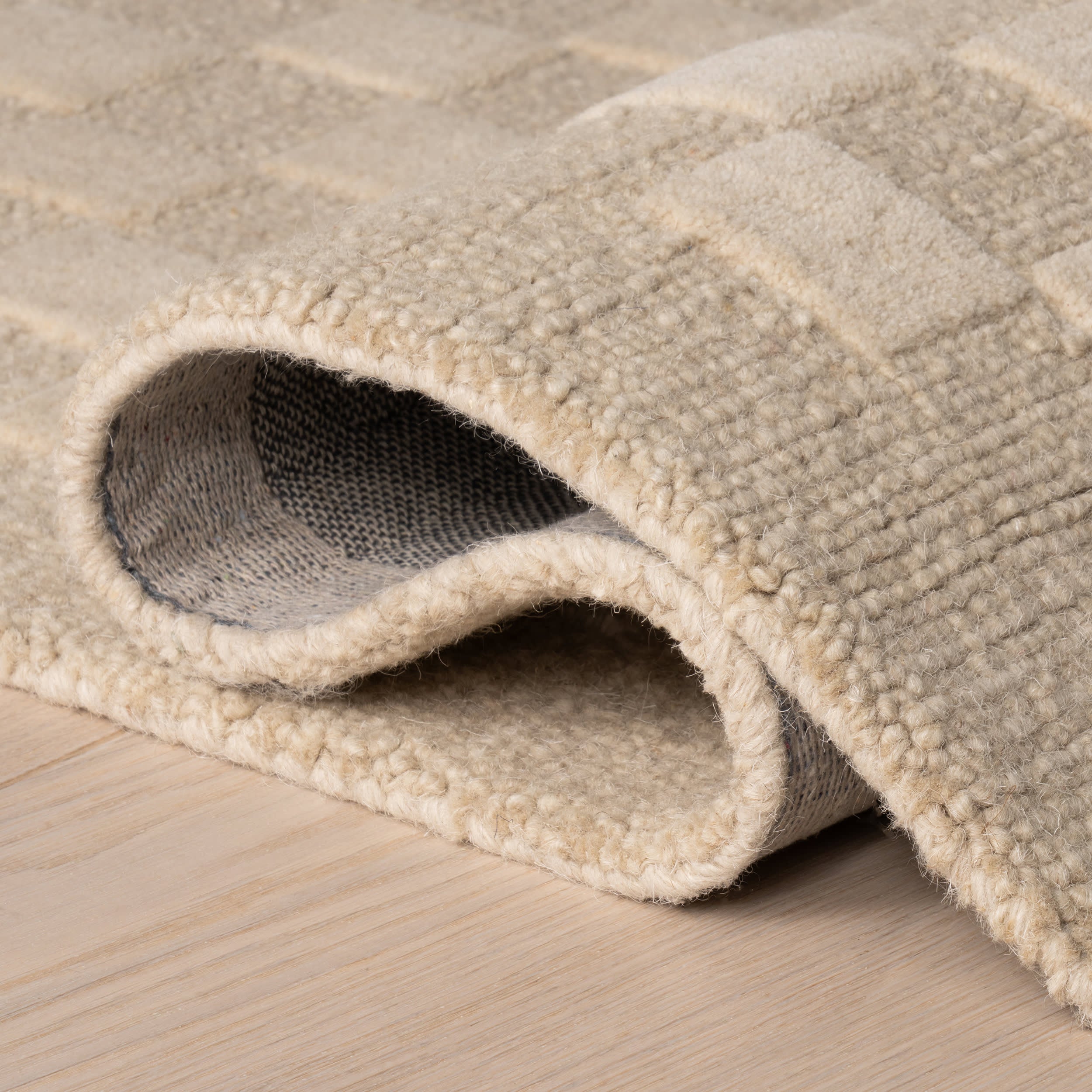 Linthea Modern Checkered Handmade Wool Rug | Ivory - Image 6