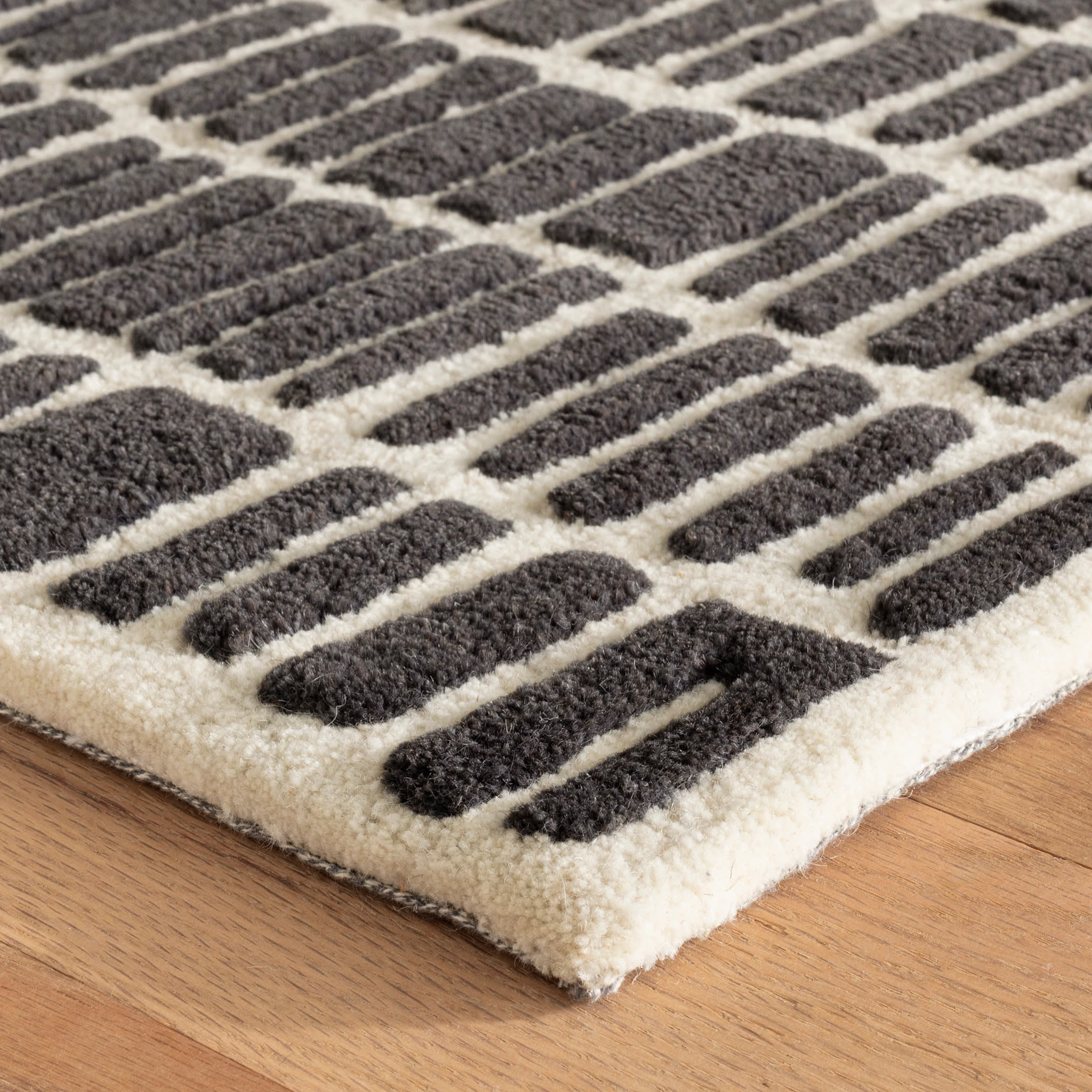 Roark Hand Tufted Wool Rug | Charcoal - Image 4