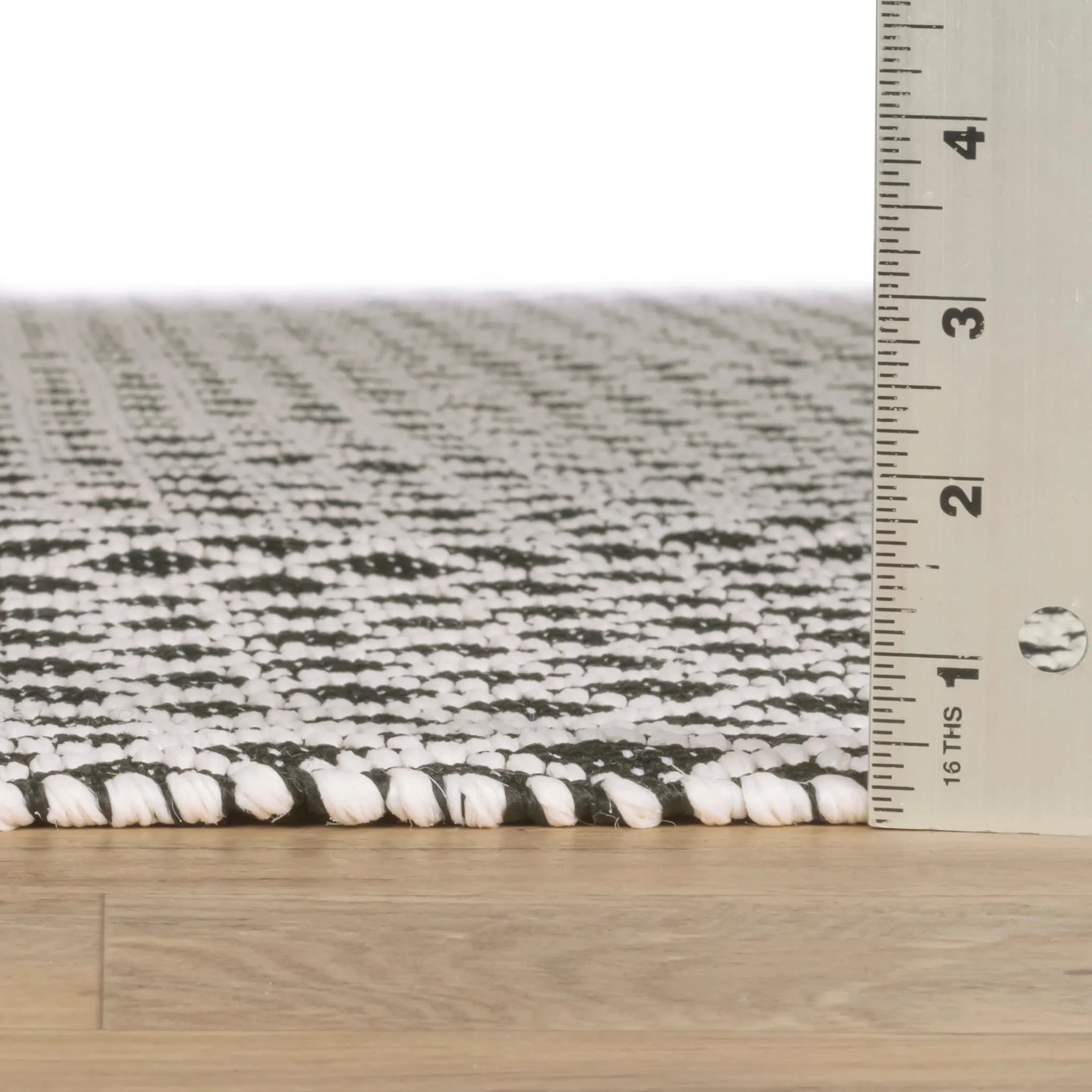 Trellis Handwoven Indoor/Outdoor Rug | Black - Image 4